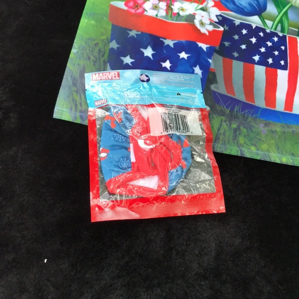 NWT Marvel Spider-Man Kids Christmas Cloth Face Mask Holiday Edition Washable